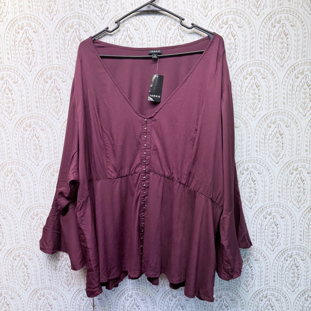 Torrid Peplum Top Womens 5X Burgundy Hook & Eye Bell Sleeve V-Neck